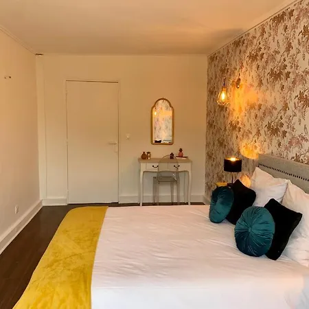 Elegant Bv De La Reine Apartment Versailles